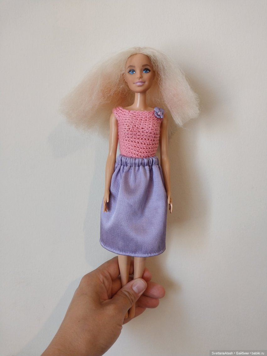 Куклы дочек подруги приходили лечиться + выкройка брюк и безрукавной блузки на куклу Hasbro Super girls