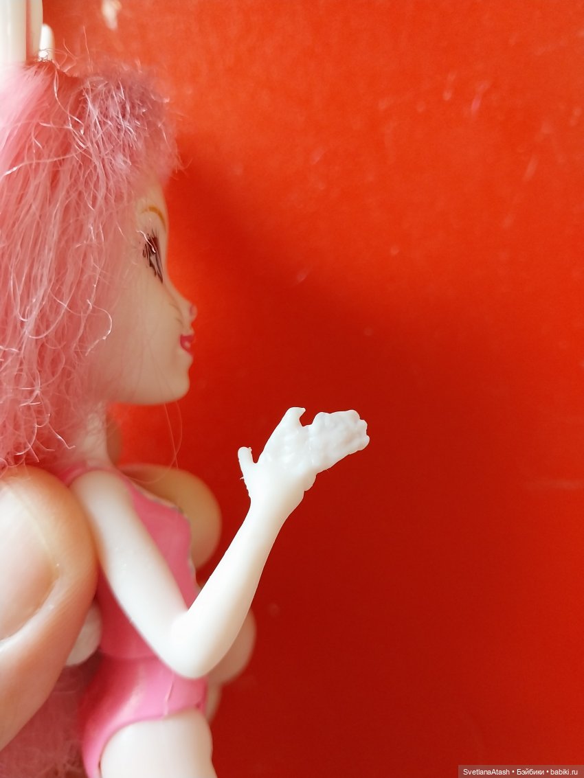 Куклы дочек подруги приходили лечиться + выкройка брюк и безрукавной блузки на куклу Hasbro Super girls