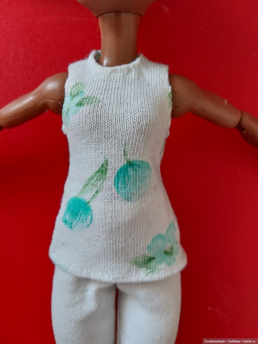 Куклы дочек подруги приходили лечиться + выкройка брюк и безрукавной блузки на куклу Hasbro Super girls