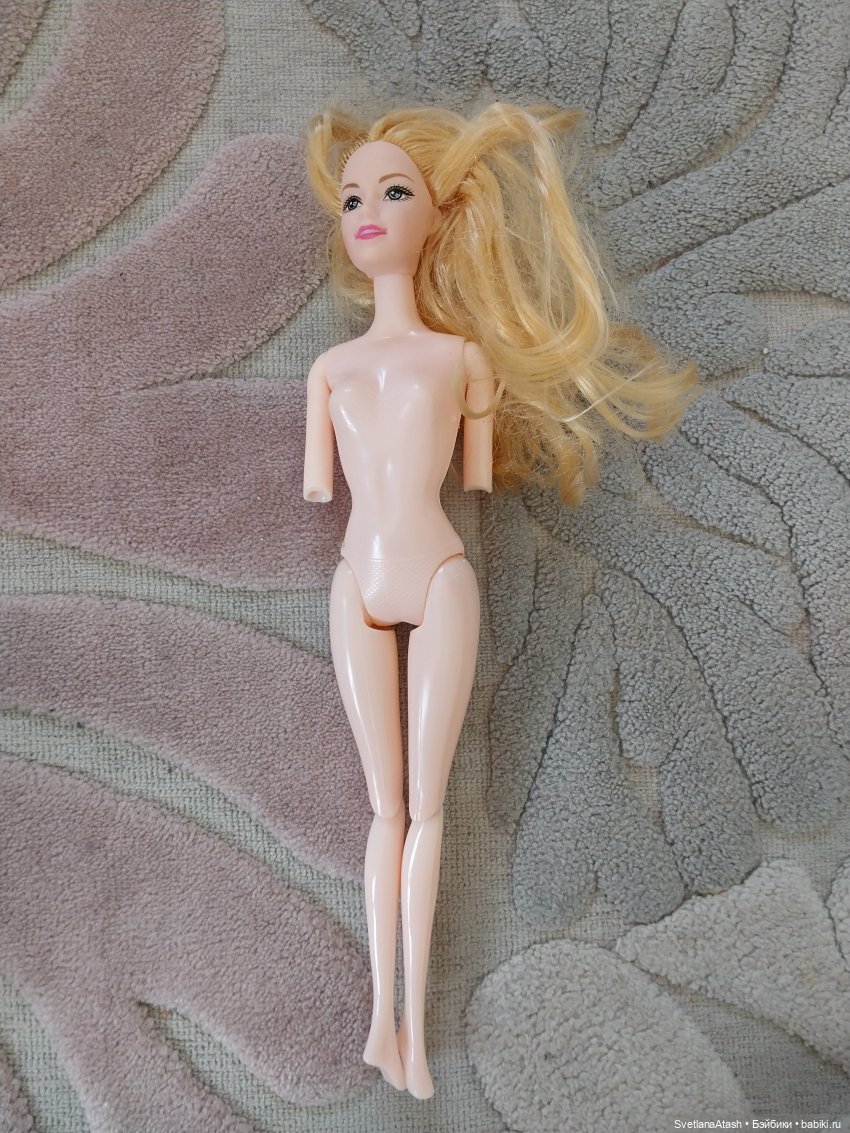 Куклы дочек подруги приходили лечиться + выкройка брюк и безрукавной блузки на куклу Hasbro Super girls