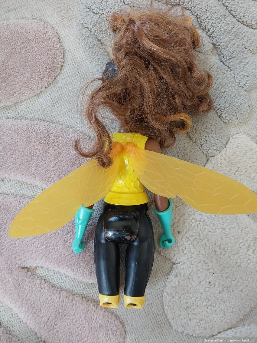 Куклы дочек подруги приходили лечиться + выкройка брюк и безрукавной блузки на куклу Hasbro Super girls