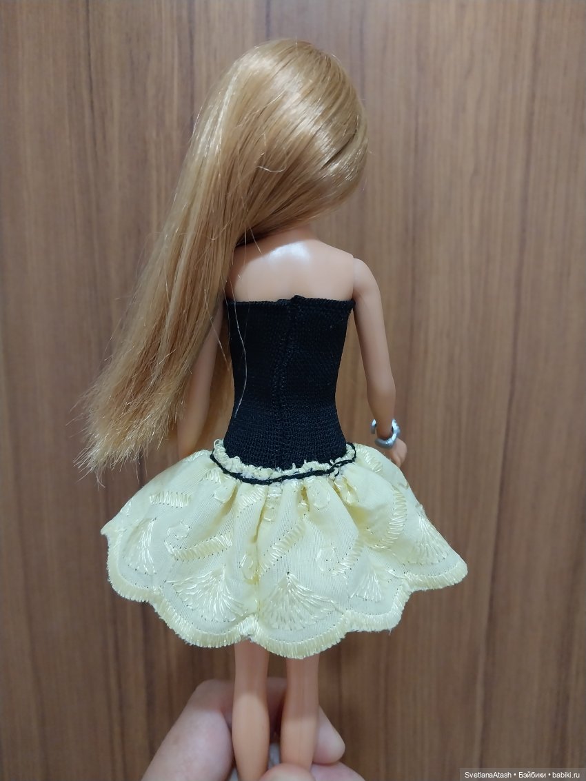 Простое платье для небольших кукол