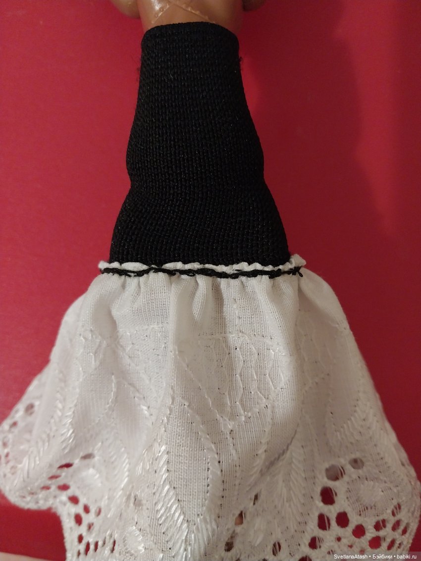 Простое платье для небольших кукол (фото 9)