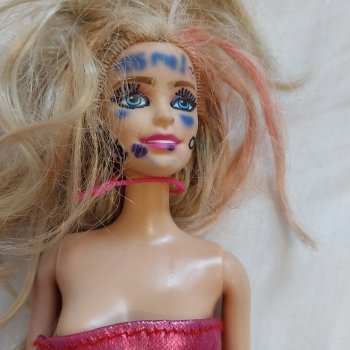 История Лори (способ, как я избавляла волосы куклы от липкости)