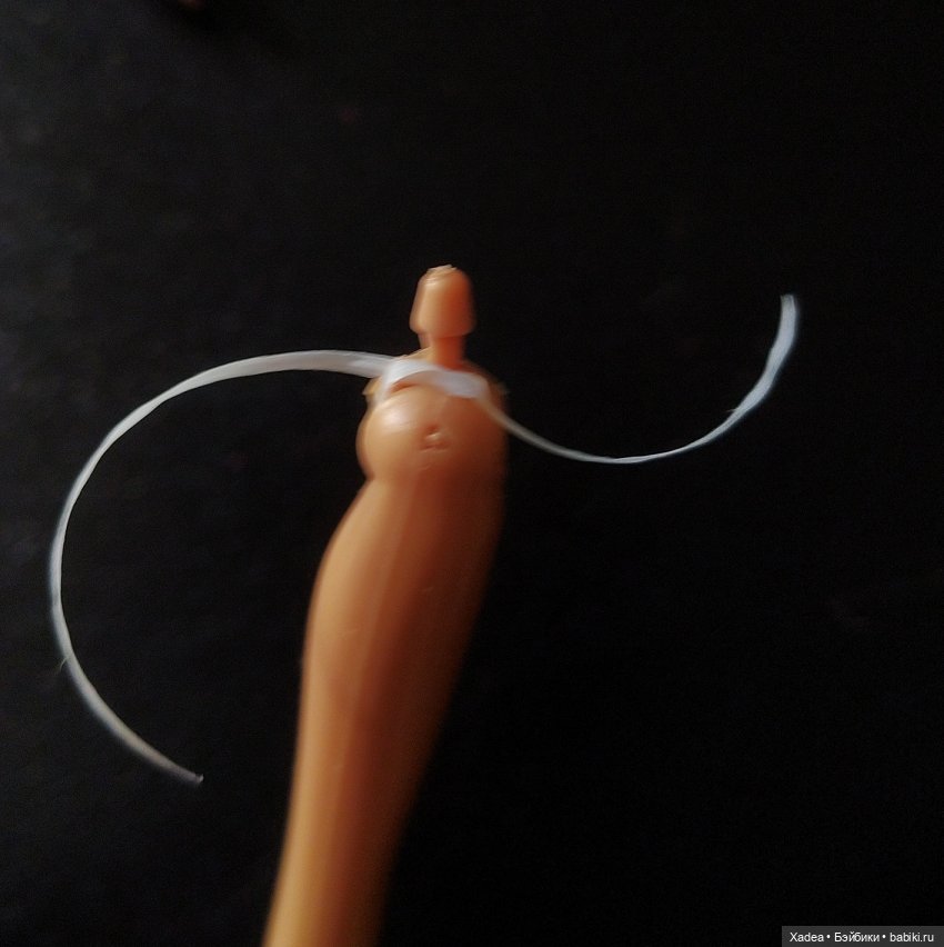 Чиним локтевой шарнир у Барби (фото 5)