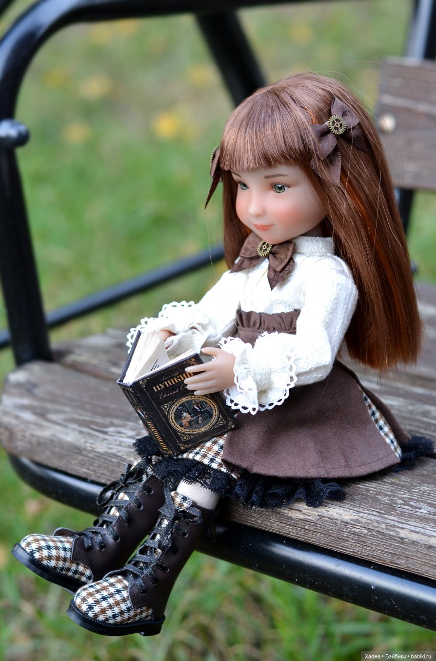 Маленькая прогулка — Куклы Ruby Red (Руби Ред) Fashion Friends: Siblies (фото 6)