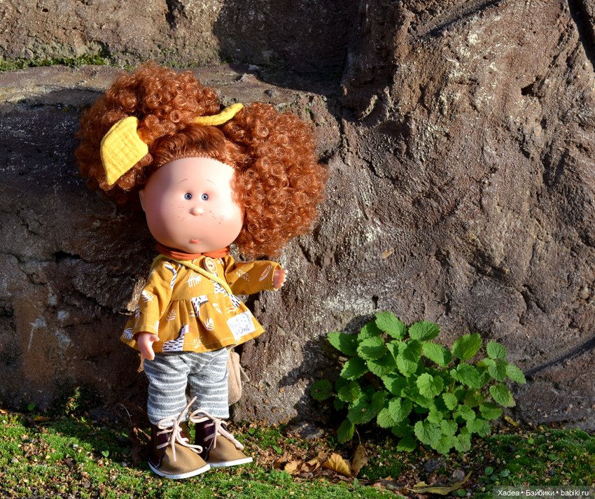 Уж небо осенью дышало, и Мия средь листвы гуляла | Бэйбики Уж небо осенью дышало, и Мия средь листвы гуляла