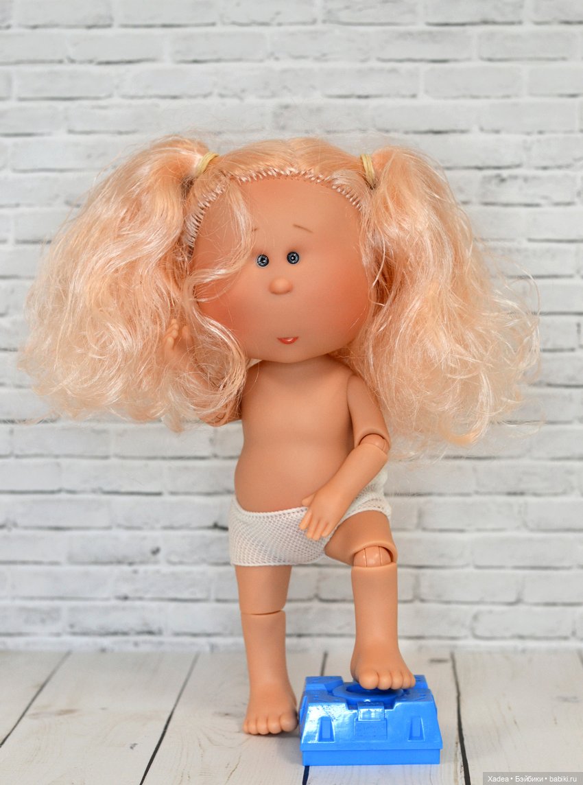 Шарнирная Мия с фабрики — Куклы Nines d'Onil (Нинес): Миа (Mia) (фото 3)