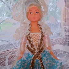 Изящная французская дама от Petitcollin