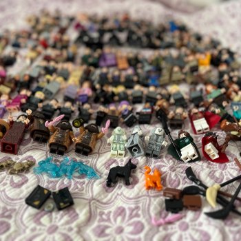 Фигурки персонажей из  лего  Гарри Поттера ,и ещё немного наборов. Последний топик))