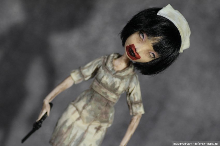 Медсестра из Сайлент Хилла (фото 4)