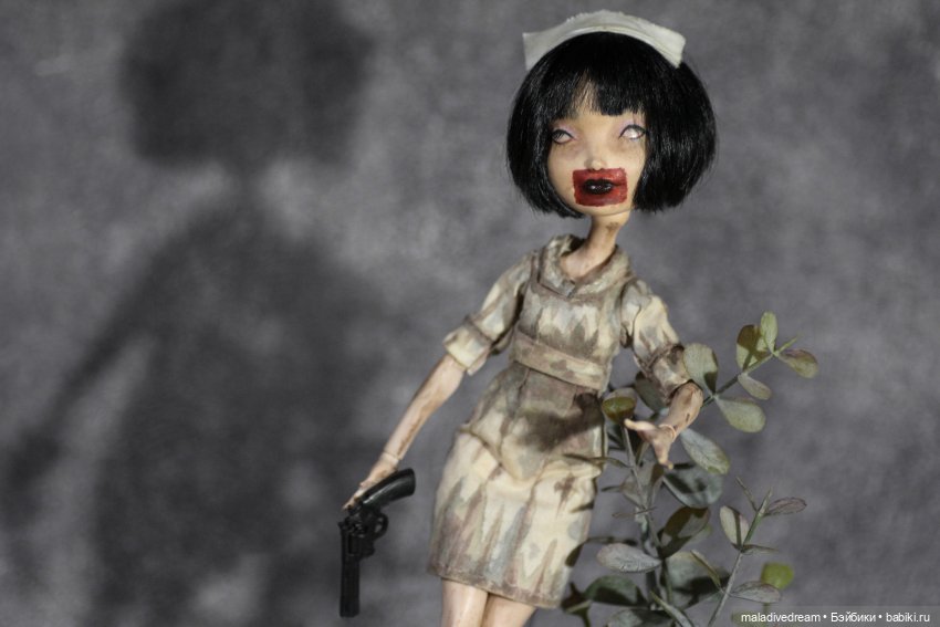 Медсестра из Сайлент Хилла (фото 2)