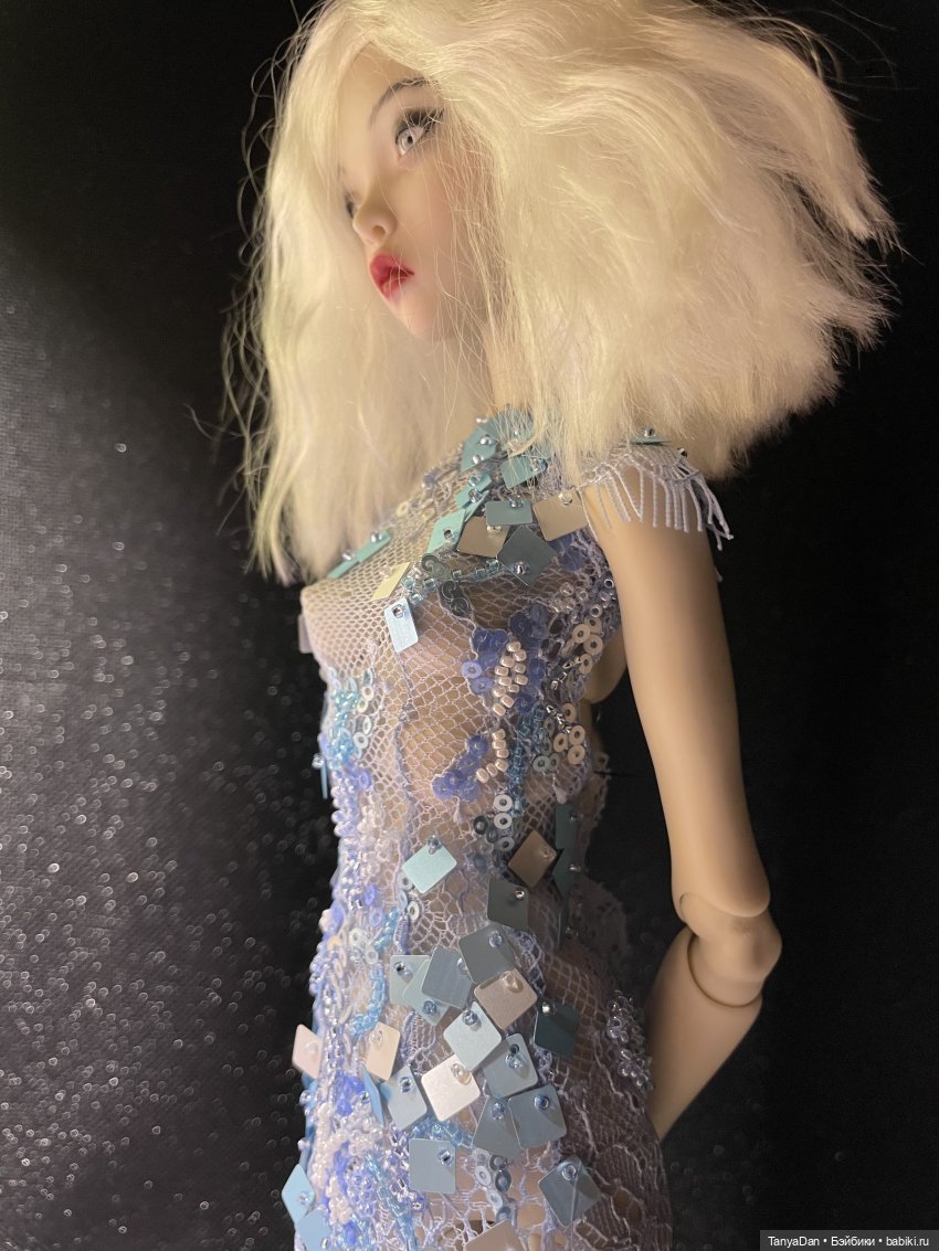 Маленькое платье цвета весеннего неба (фото 4)