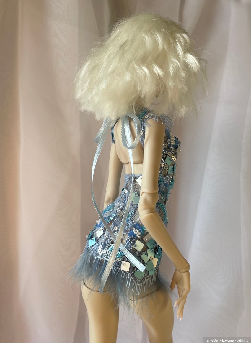 Маленькое платье цвета весеннего неба (фото 8)