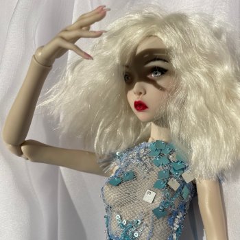 Маленькое платье цвета весеннего неба