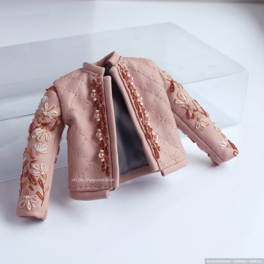 курточка для барби с вышивкой
