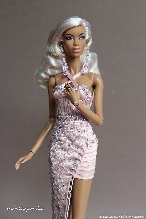 Узкое коктейльное платье или ноги от ушей | Бэйбики Узкое коктейльное платье или ноги от ушей