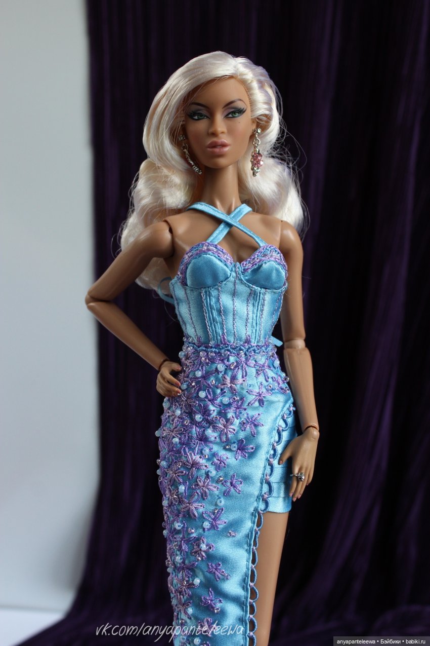 Коктейльное платье в синем цвете