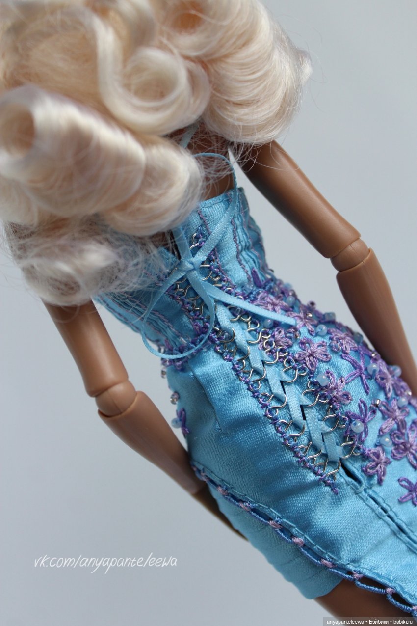 Коктейльное платье в синем цвете (фото 5)