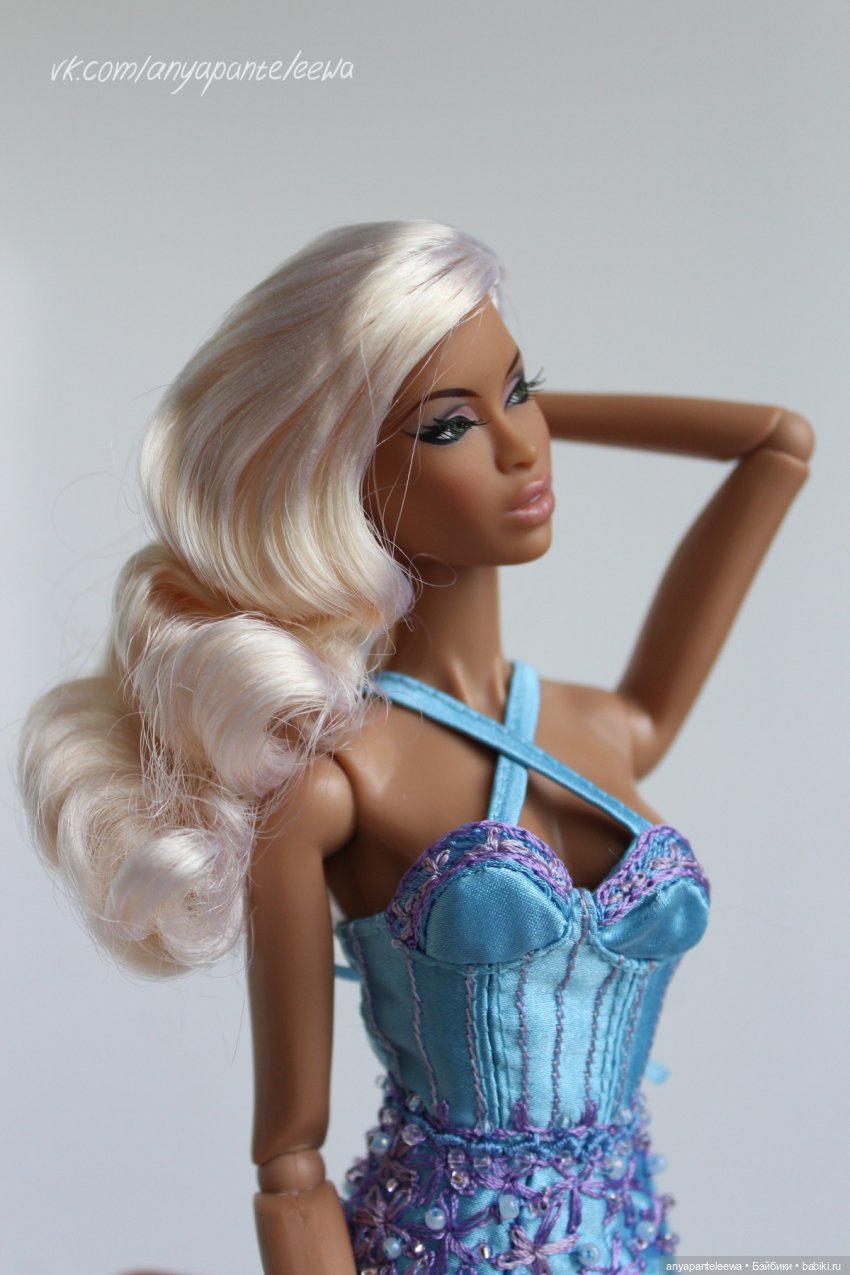 Коктейльное платье в синем цвете (фото 4)