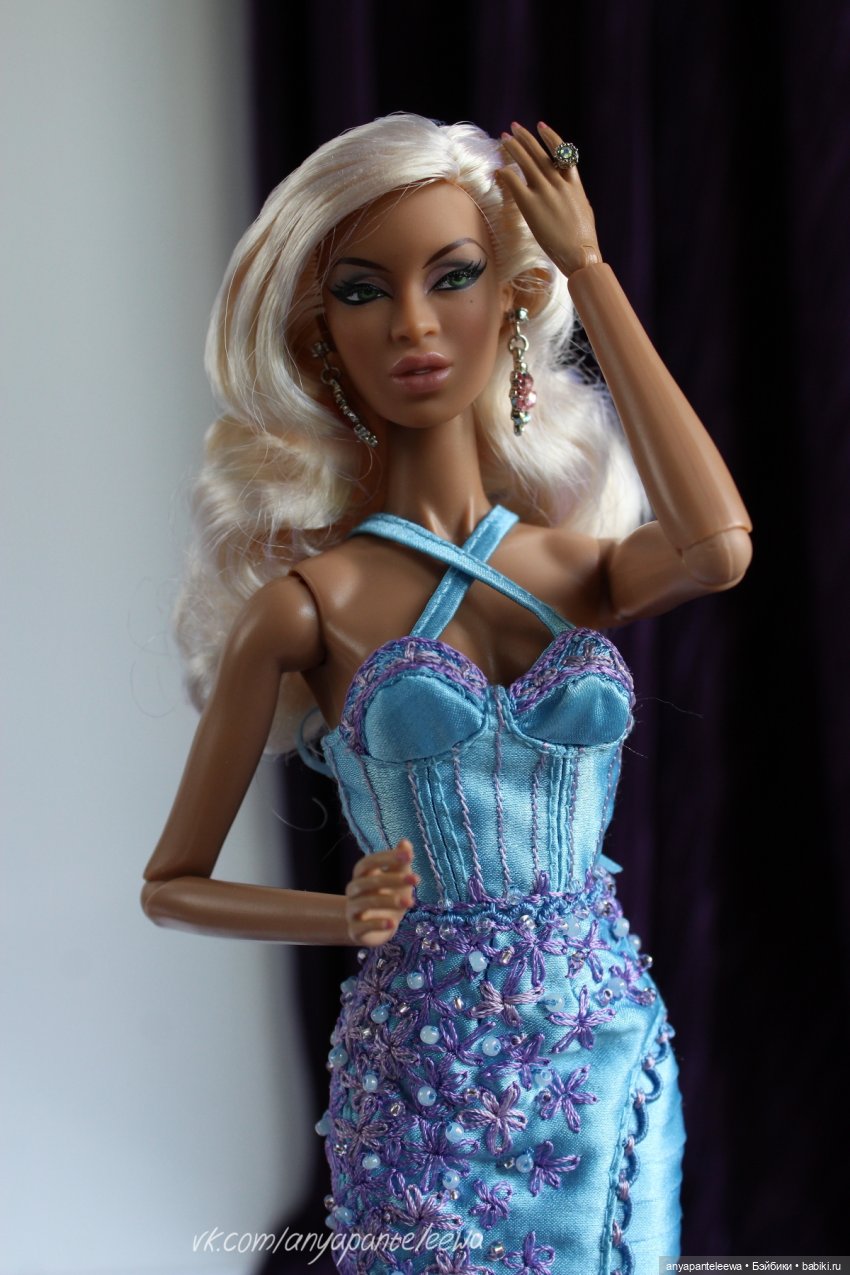 Коктейльное платье в синем цвете (фото 2)