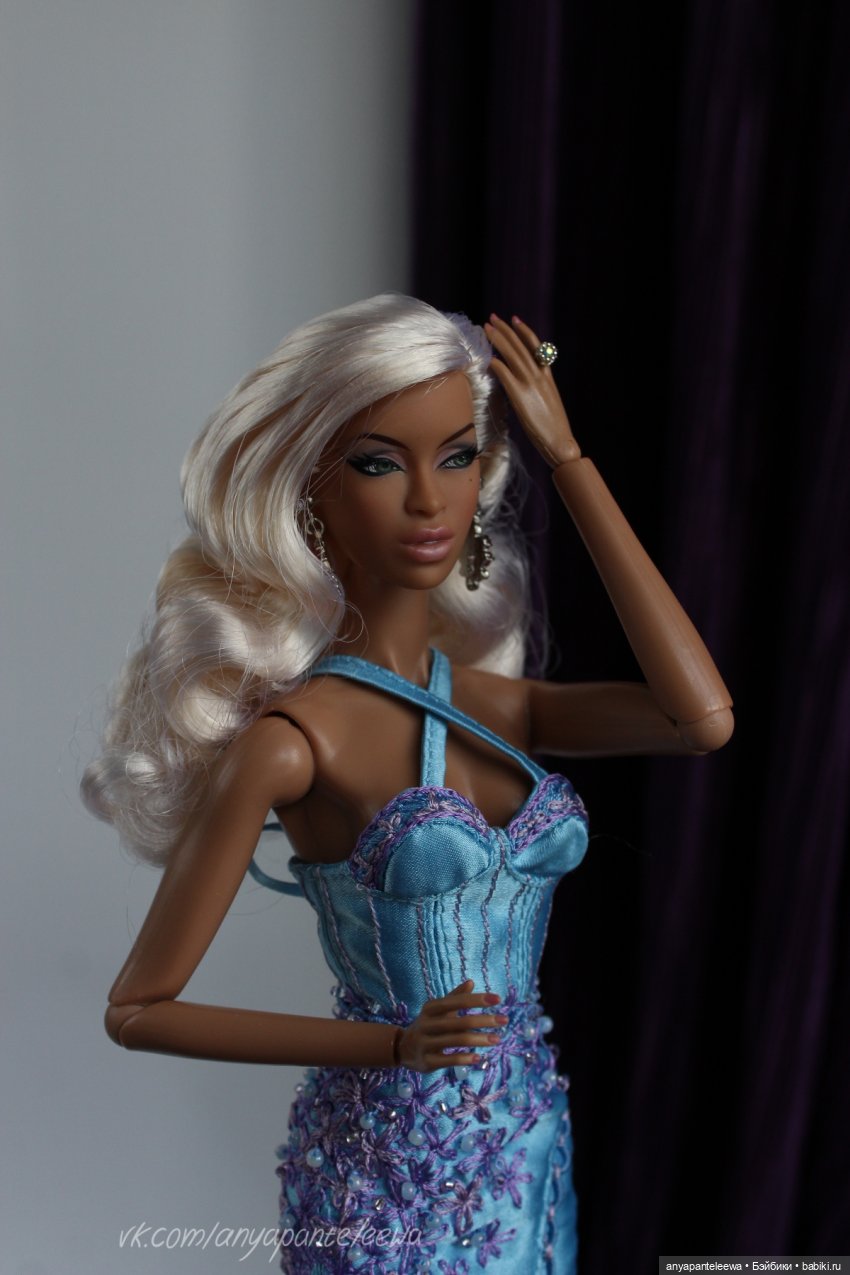 Коктейльное платье в синем цвете (фото 3)