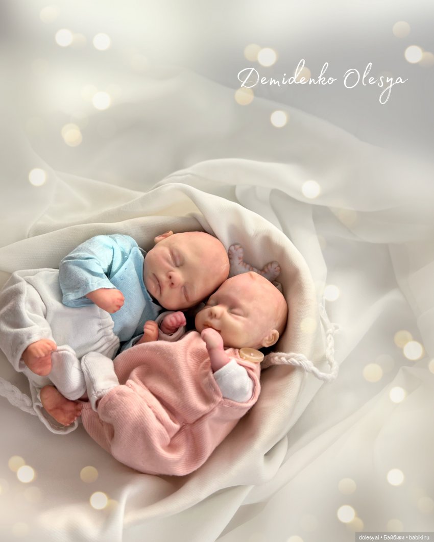 Какие они у вас ☺️ милые. Я не коллекционер, конечно. Но куколок обожаю 🥰 Я сама создаю миниреборнов из полимерной глины ❤️