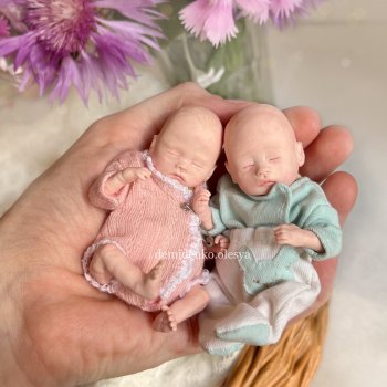 Миниатюрные двойняшки Майя и Илюша