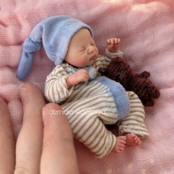 Новые одежки для кукольного младенца 💓