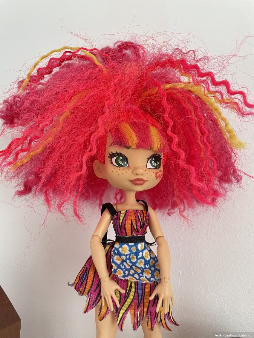 Шкодница Cave Club Эмберли (Emberly), Mattel GNL96 (фото 3)