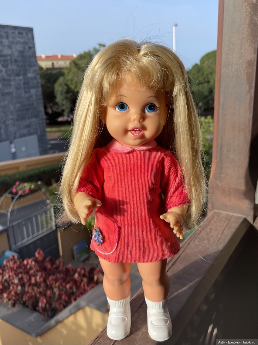 Кукла Mattel Bebe Tip-Tap 1968 год + каталог с Barbie (фото 2)