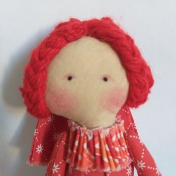 Куклы одного цвета - Красный