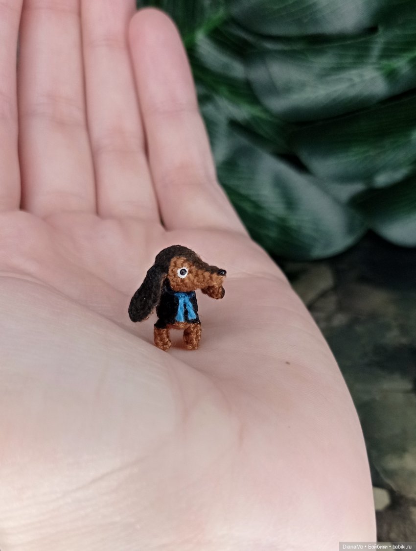 Микро таксик — Вязаные игрушки и амигуруми: крючком (фото 4)