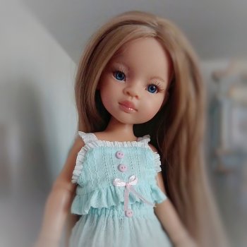 Мелисса рассказывает историю о цвете её новой пижамки