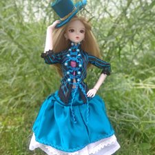 Странный костюм