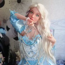 Нежный голубой