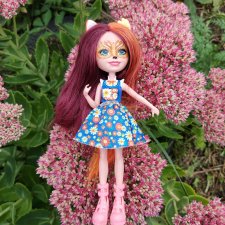 Лисенок на прогулке