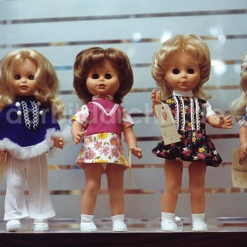 Эра «большой нефти» и эра «угля» у кукол ГДР