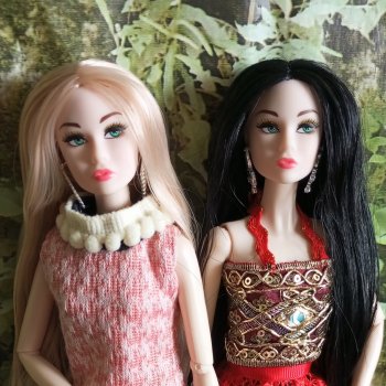 Две новенькие девушки из Китая