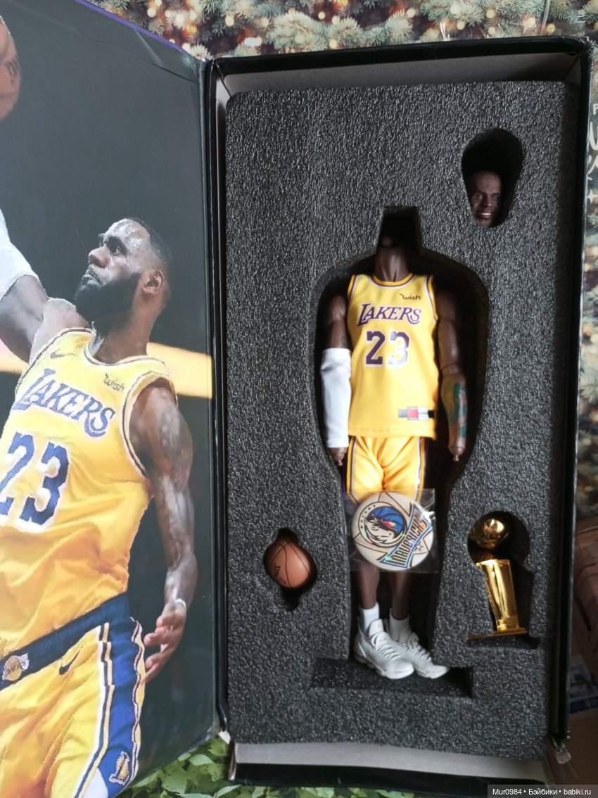 Ещё один баскетболист - экшен LeBron James (фото 2)