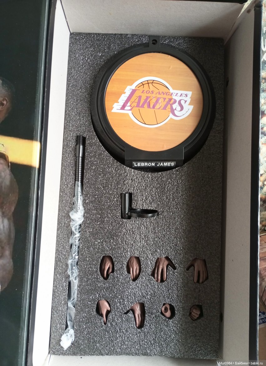 Ещё один баскетболист - экшен LeBron James (фото 3)