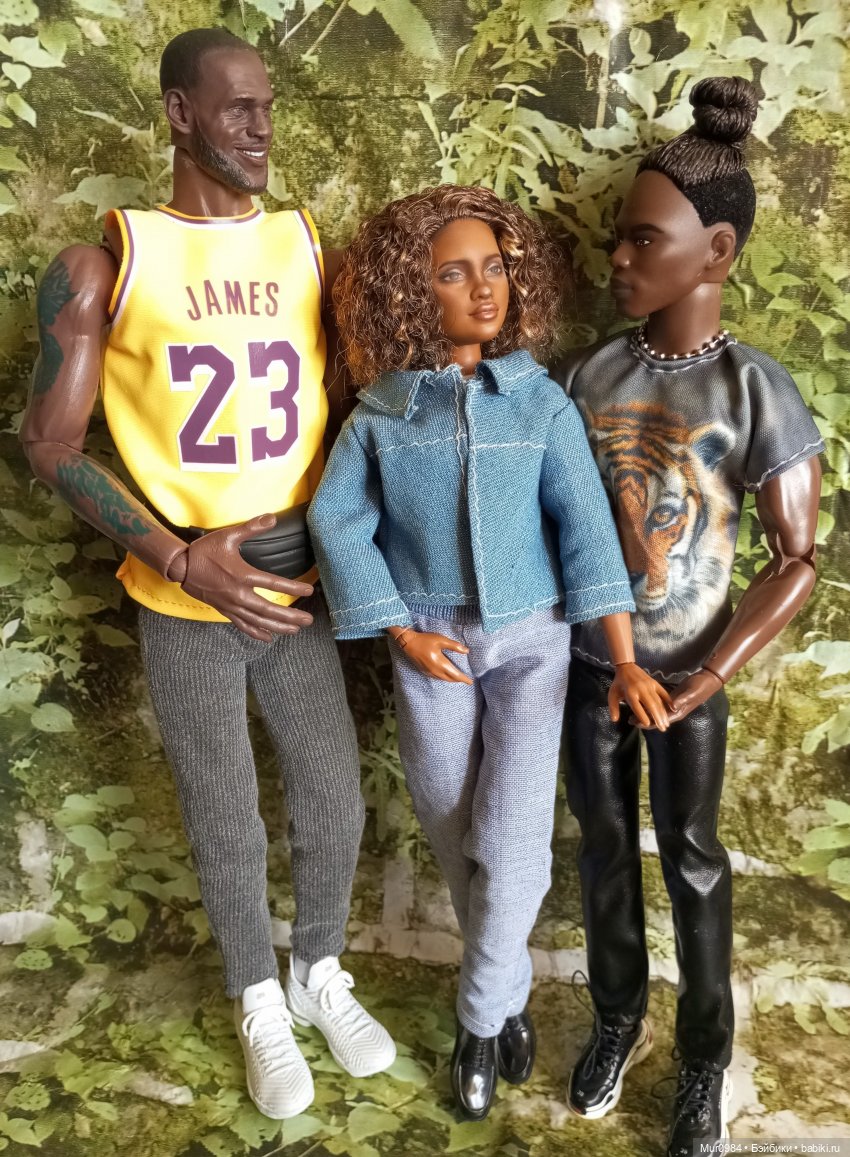 Ещё один баскетболист - экшен LeBron James