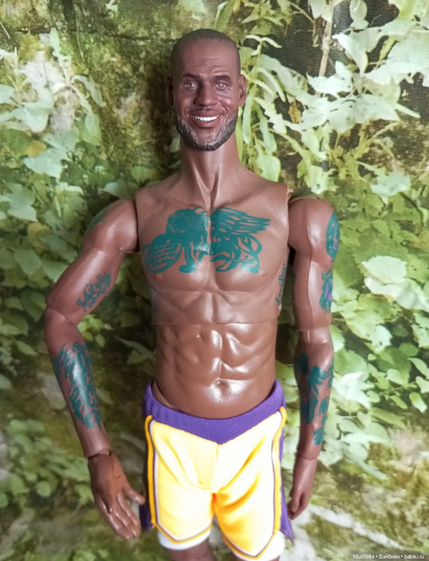 Ещё один баскетболист - экшен LeBron James