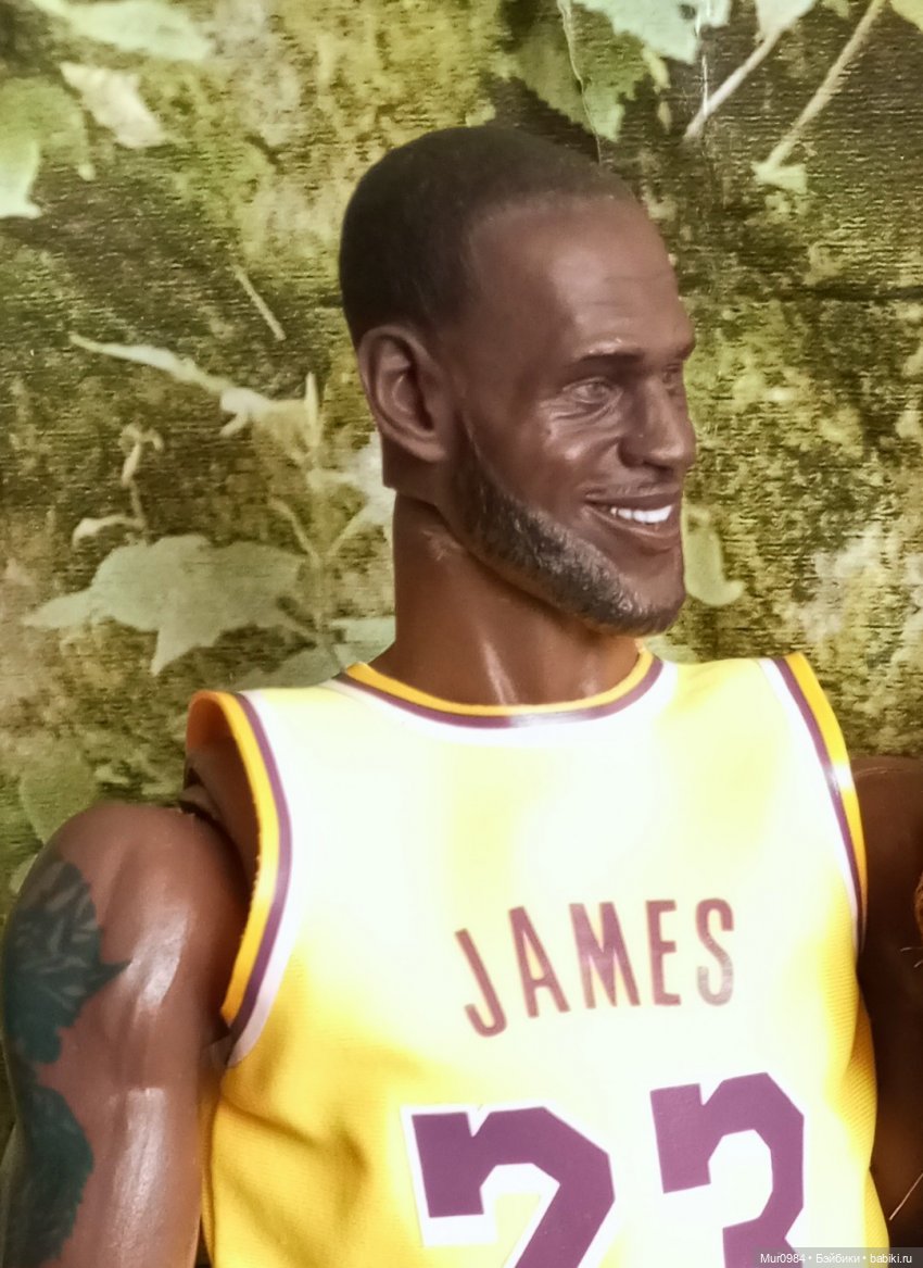 Ещё один баскетболист - экшен LeBron James