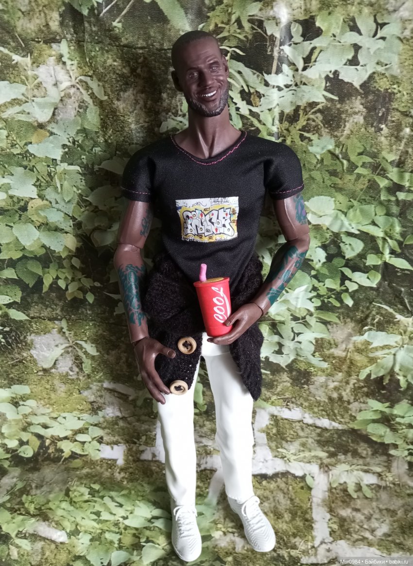 Ещё один баскетболист - экшен LeBron James