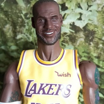 Ещё один баскетболист - экшен LeBron James