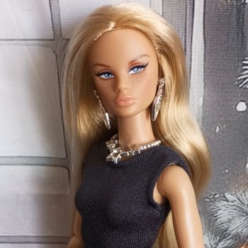 Ещё одна новенькая дева Xian Xian Princess