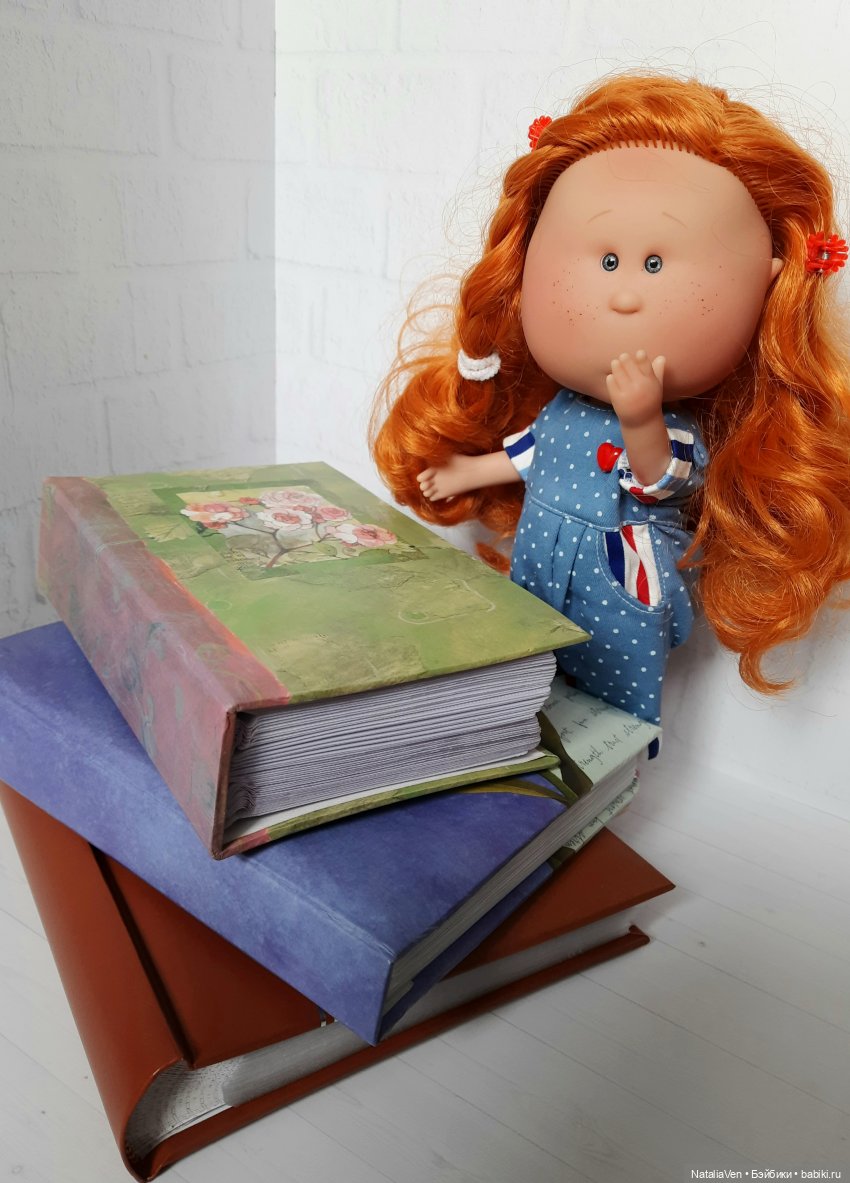 История о Мие Nines D'onil, Синих Котах, Полетах во сне, Праге и Пасхальном яйце