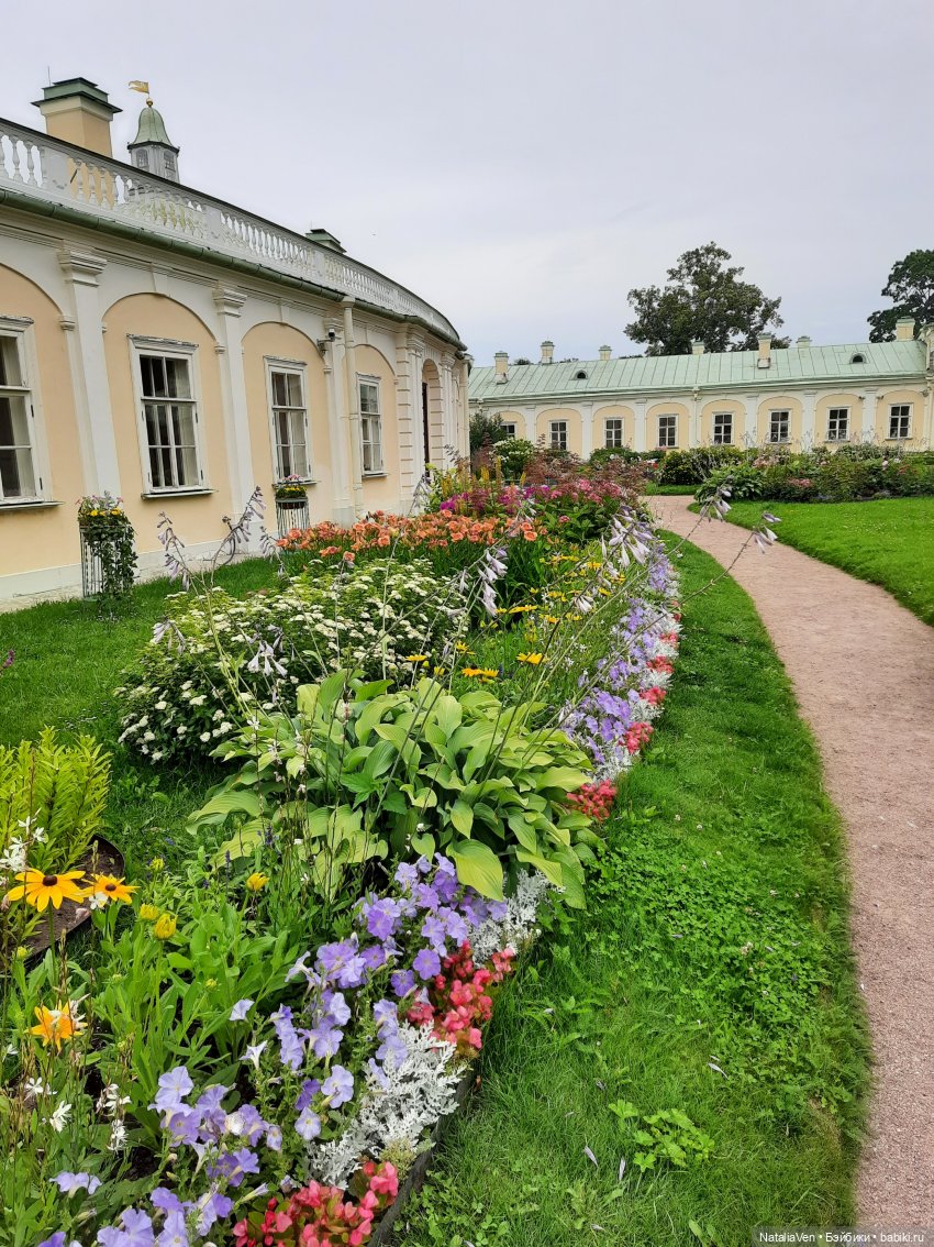 Лето с Минуш - Элен и тихая красота Ораниенбаума