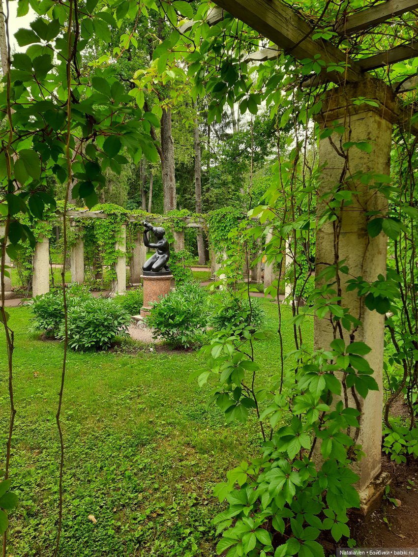 Лето с Минуш - Элен и тихая красота Ораниенбаума